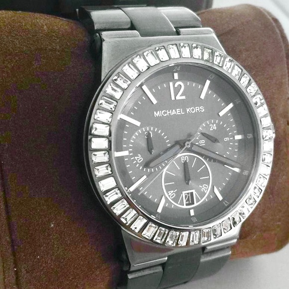 MICHAEL KORS “DYLAN” MK5579 GUNMETAL WATCH - Picture 2 of 2